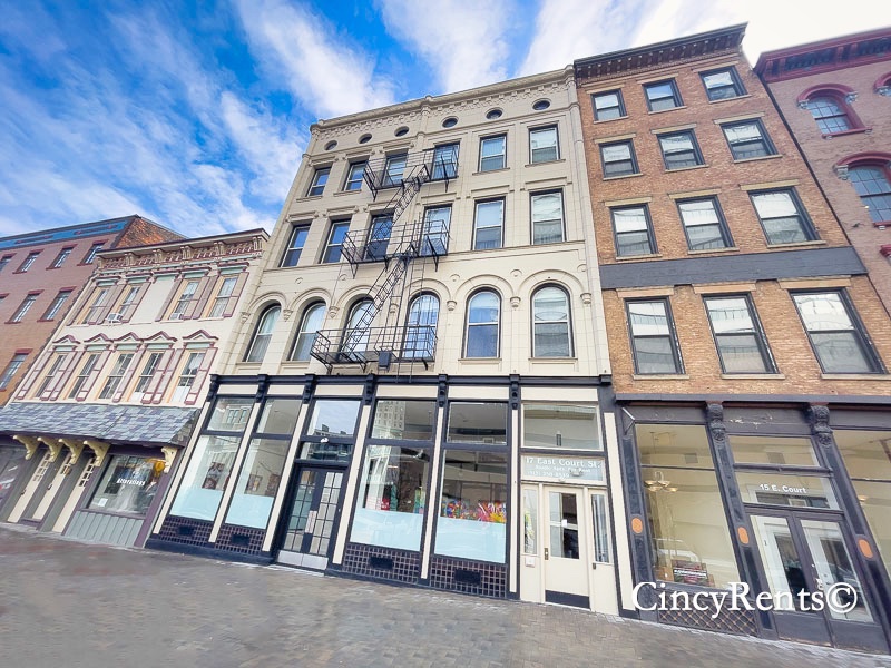17 E Court Street 33
