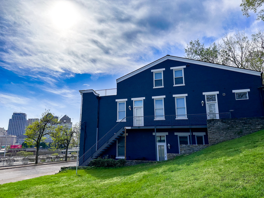 334 Kilgour Street 1