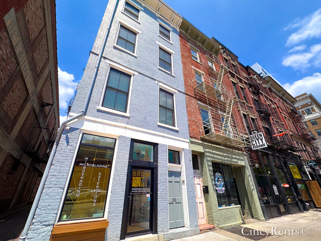 36 W Court Street 1R